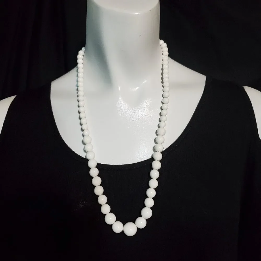 Vintage White Beaded Necklace